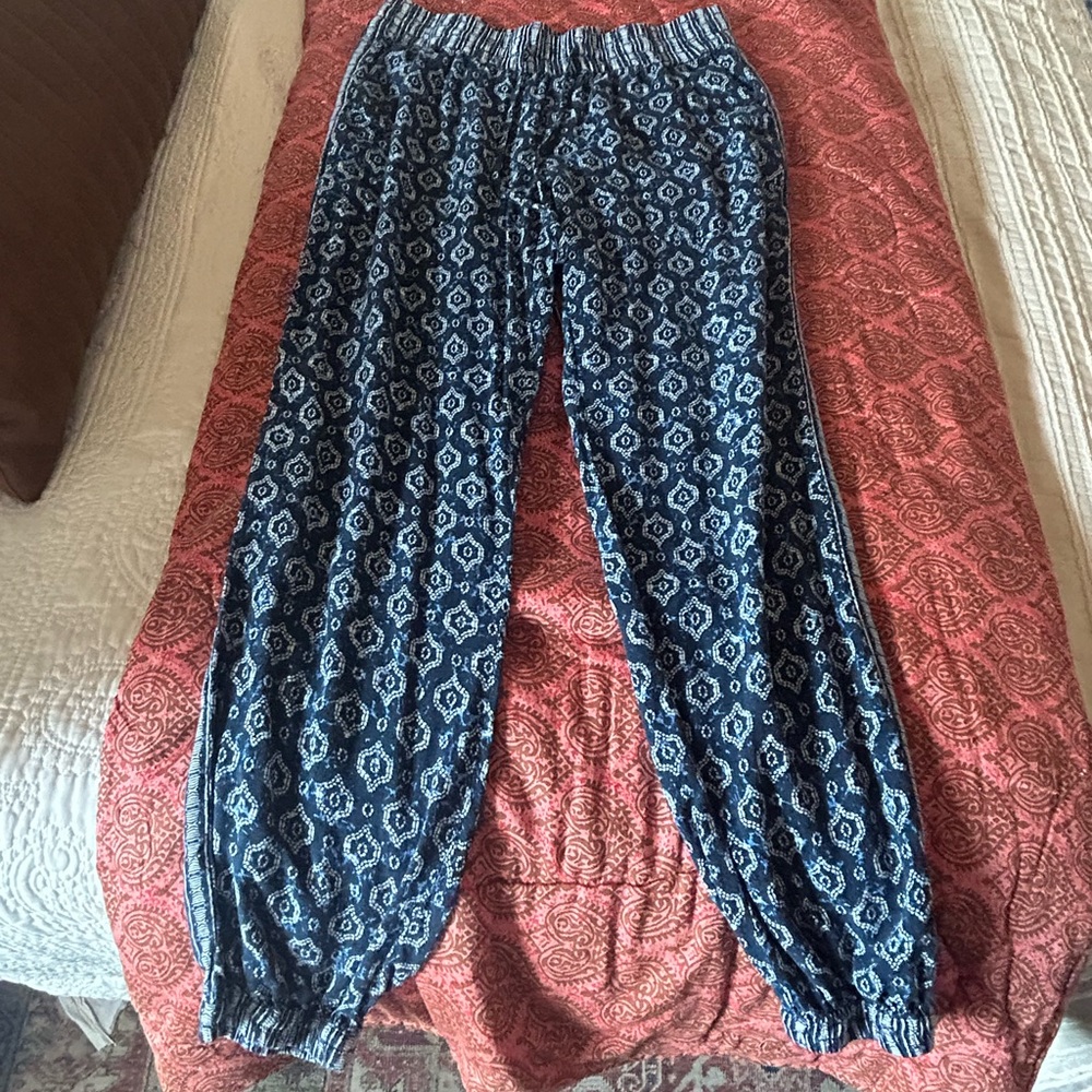 Super soft blue printed joggers